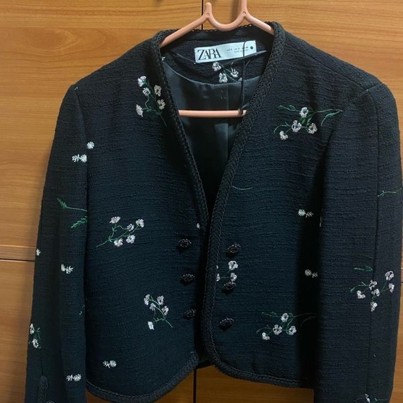 Zara Floral Embroidered Textured Jacket Black size Medium - Picture 4 of 4